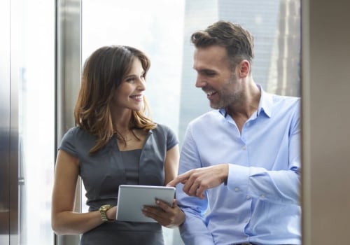 What 3 questions should you answer in your elevator pitch?